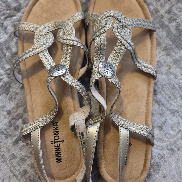 Minnetonka Women's Braided Sandals -Gold - Picture 4 of 4